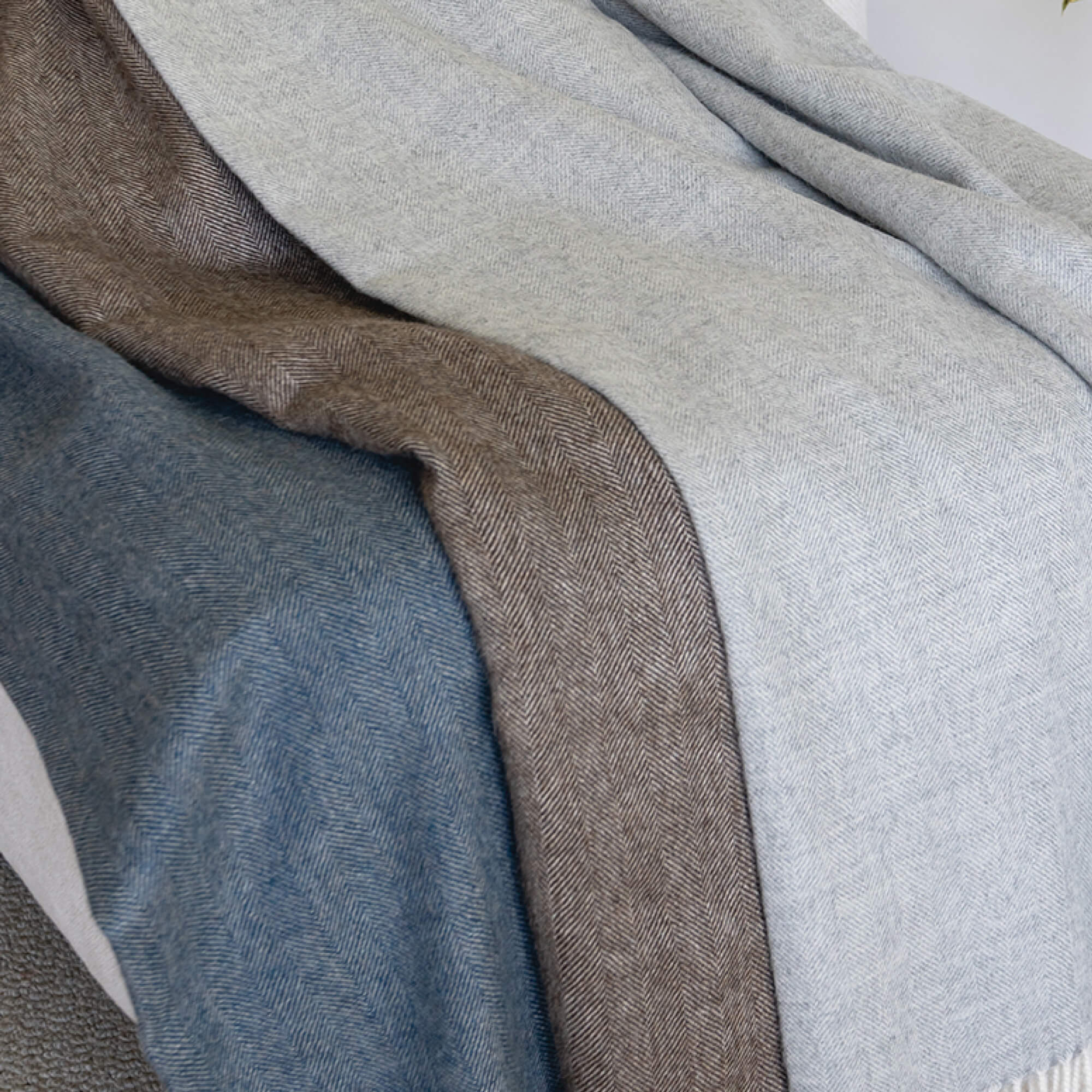 Alpakos pledas Herringbone Deep Blue